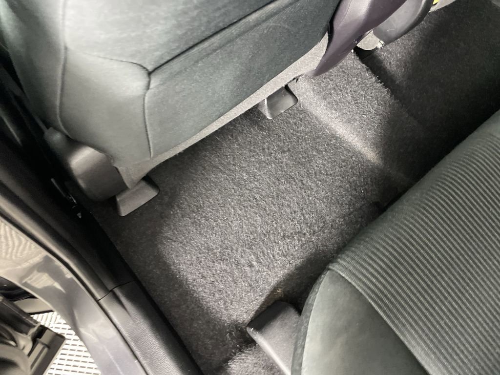 Used 2018 Toyota RAV4 LE w/ Carpet Mat Package image 32
