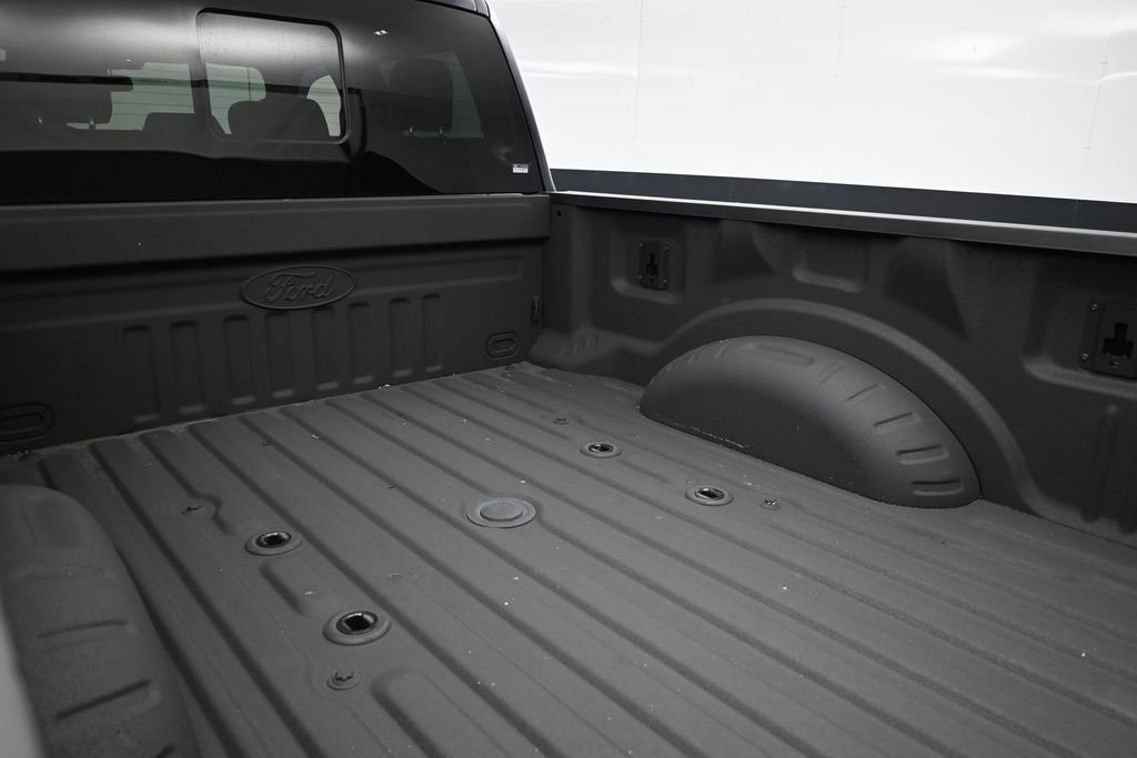 Used 2022 Ford F250 Lariat w/ Black Appearance Package AWD/4WD image 19
