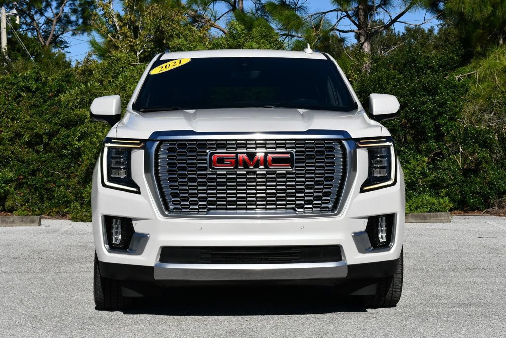 Used 2021 GMC Yukon Denali w/ Denali Premium Package RWD image 9