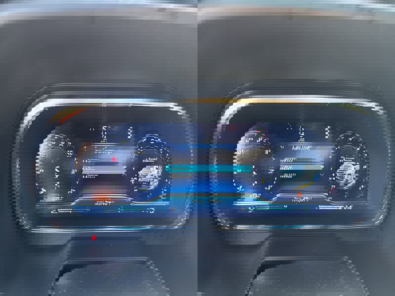 Used 2024 Chevrolet Suburban Premier AWD/4WD image 9