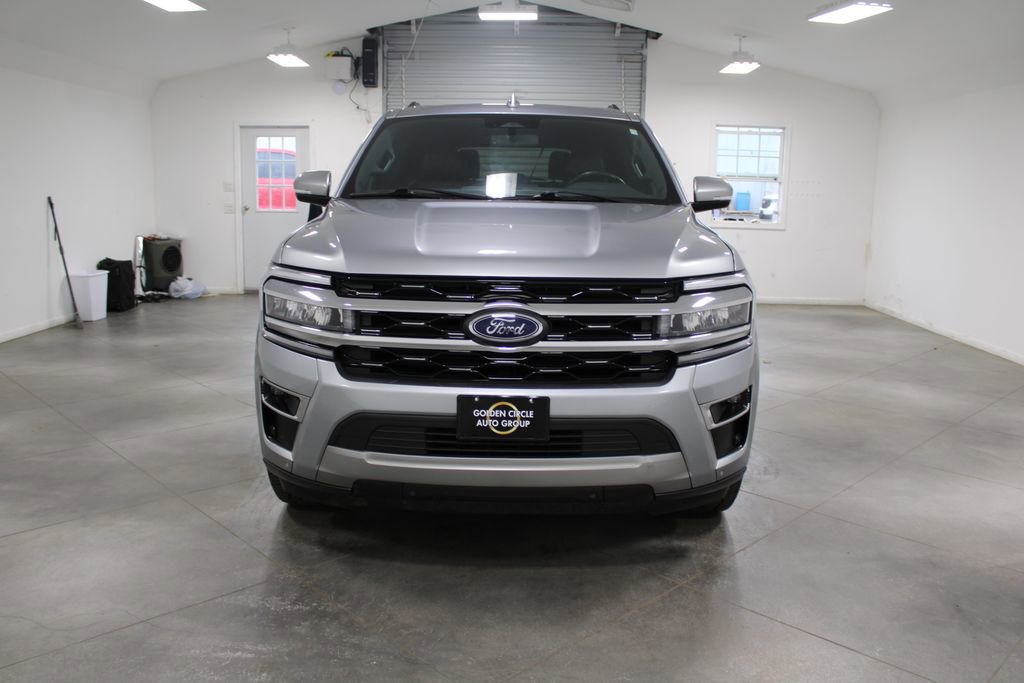 Used 2024 Ford Expedition Limited image 3