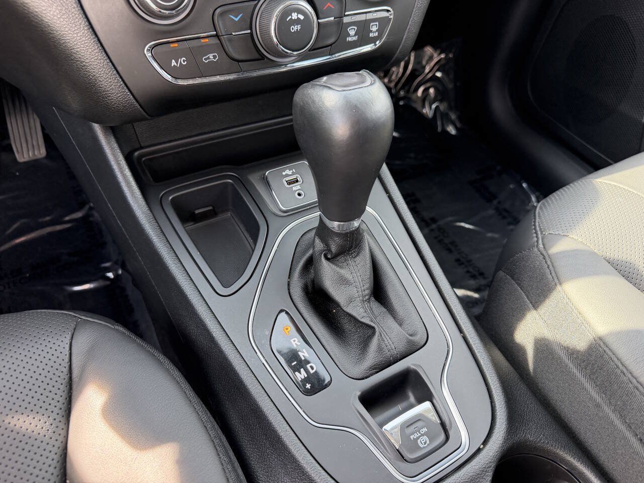Used 2021 Jeep Cherokee Latitude Lux FWD image 18