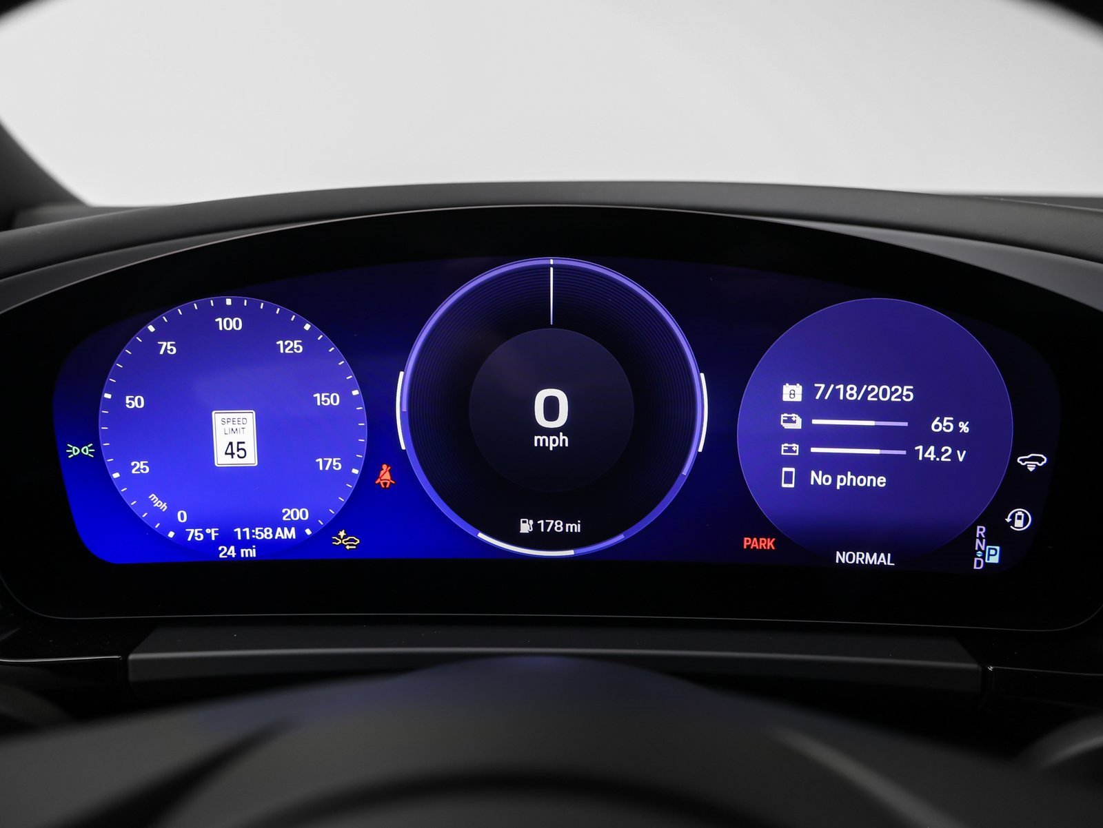 Certified 2025 Porsche Macan 4 Electric image 31