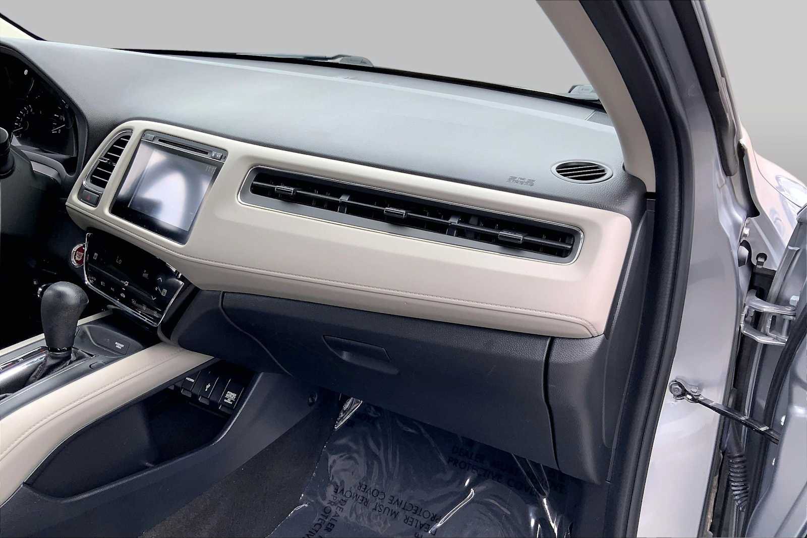 Used 2017 Honda HR-V EX image 19