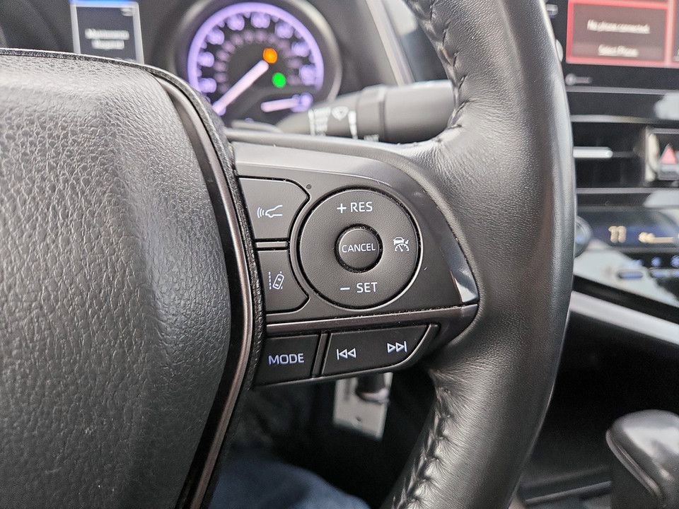 Used 2023 Toyota Camry SE image 16