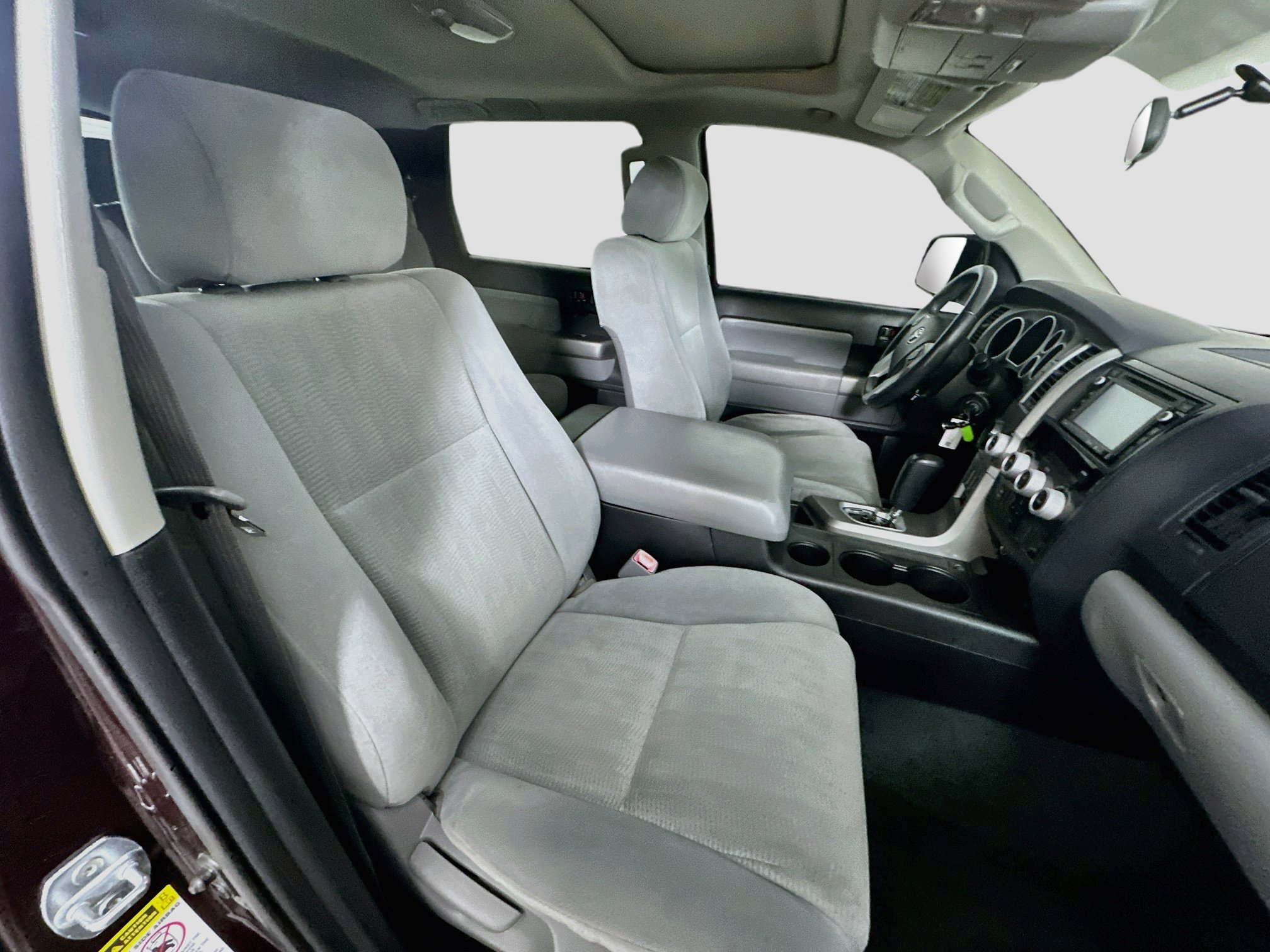 Used 2016 Toyota Sequoia SR5 RWD image 31
