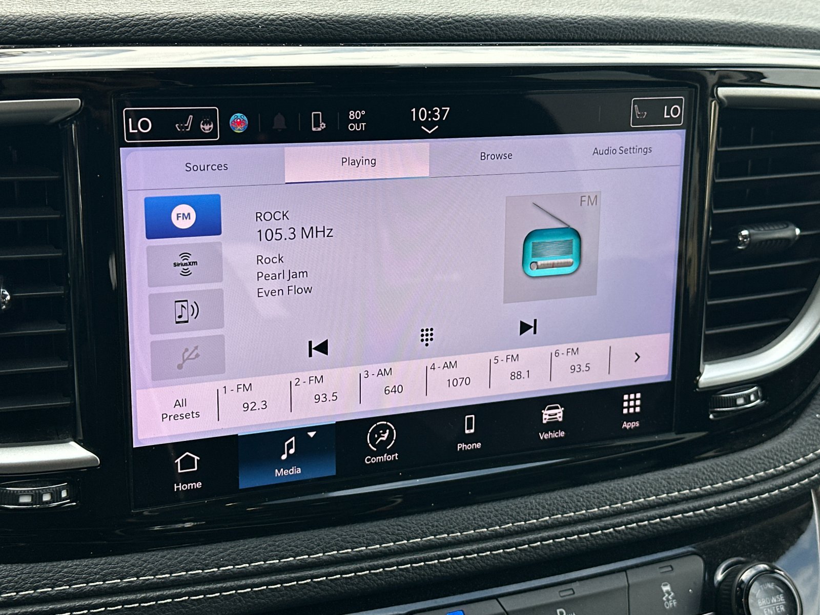 Used 2023 Chrysler Pacifica Touring-L FWD image 18