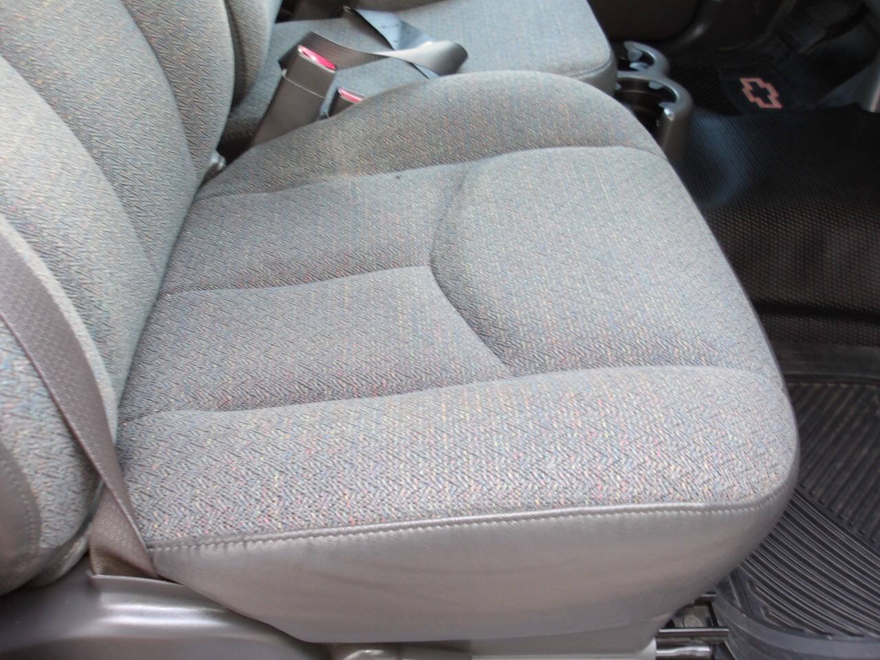 Used 2005 Chevrolet Silverado 1500 W/T RWD image 18