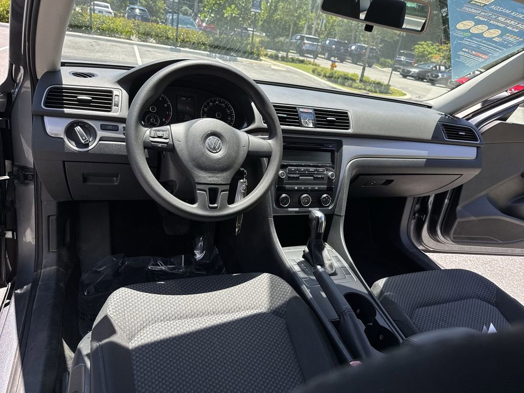 Used 2014 Volkswagen Passat 2.5 S FWD image 35