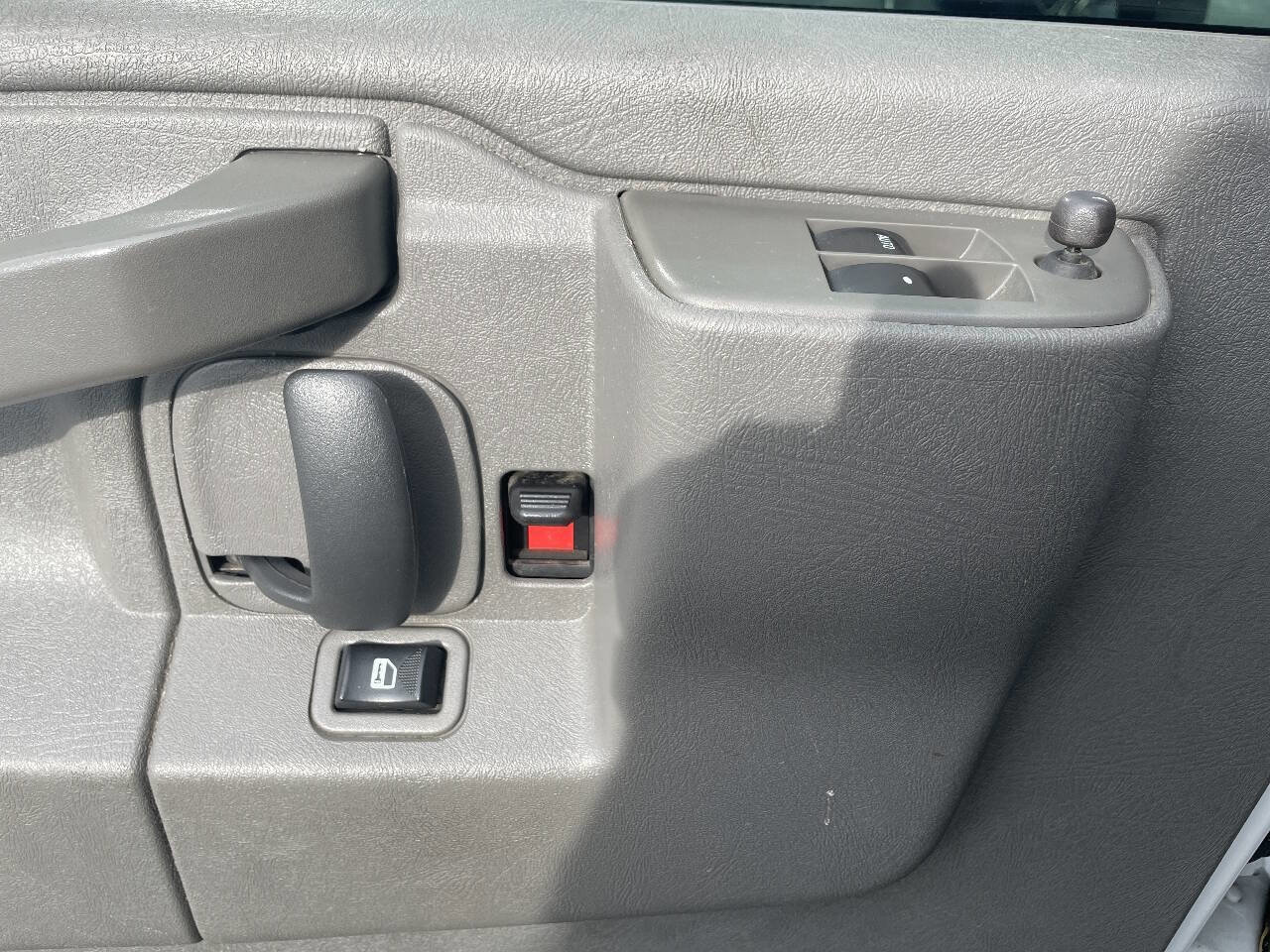 Used 2021 Chevrolet Express 2500 w/ Driver Convenience Package image 12