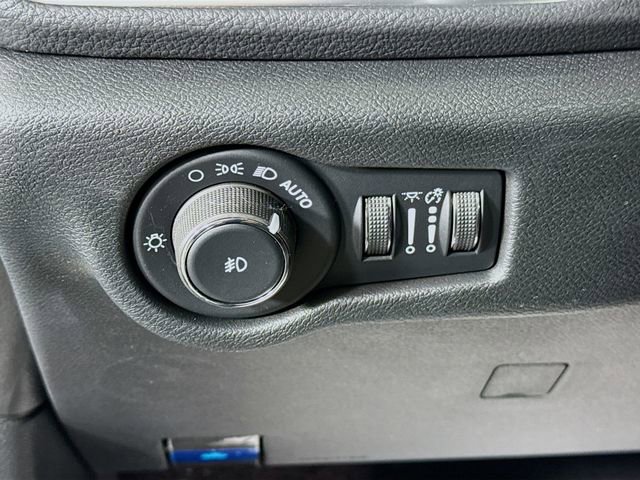 New 2026 Chrysler Pacifica Limited w/ S Appearance Package image 10