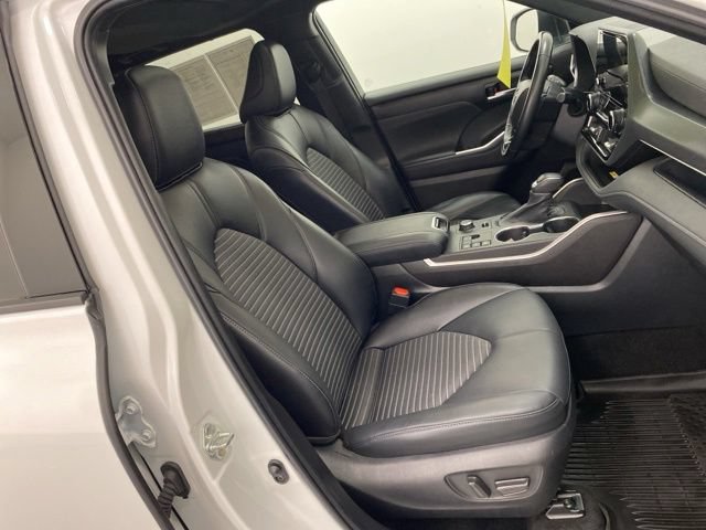 Used 2023 Toyota Highlander XSE AWD/4WD image 32