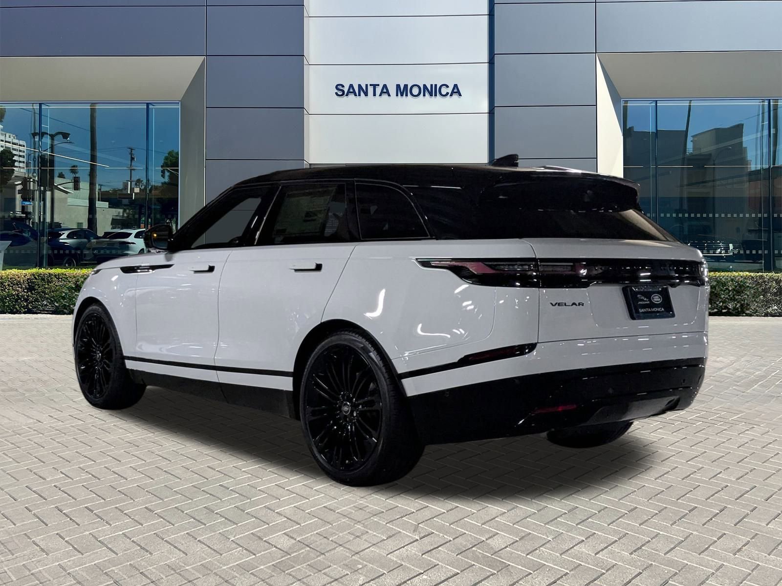 New 2026 Land Rover Range Rover Velar Dynamic SE image 9