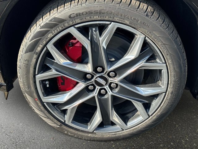 New 2026 Cadillac Optiq V w/ LPO, Floor Liner Package AWD/4WD image 9