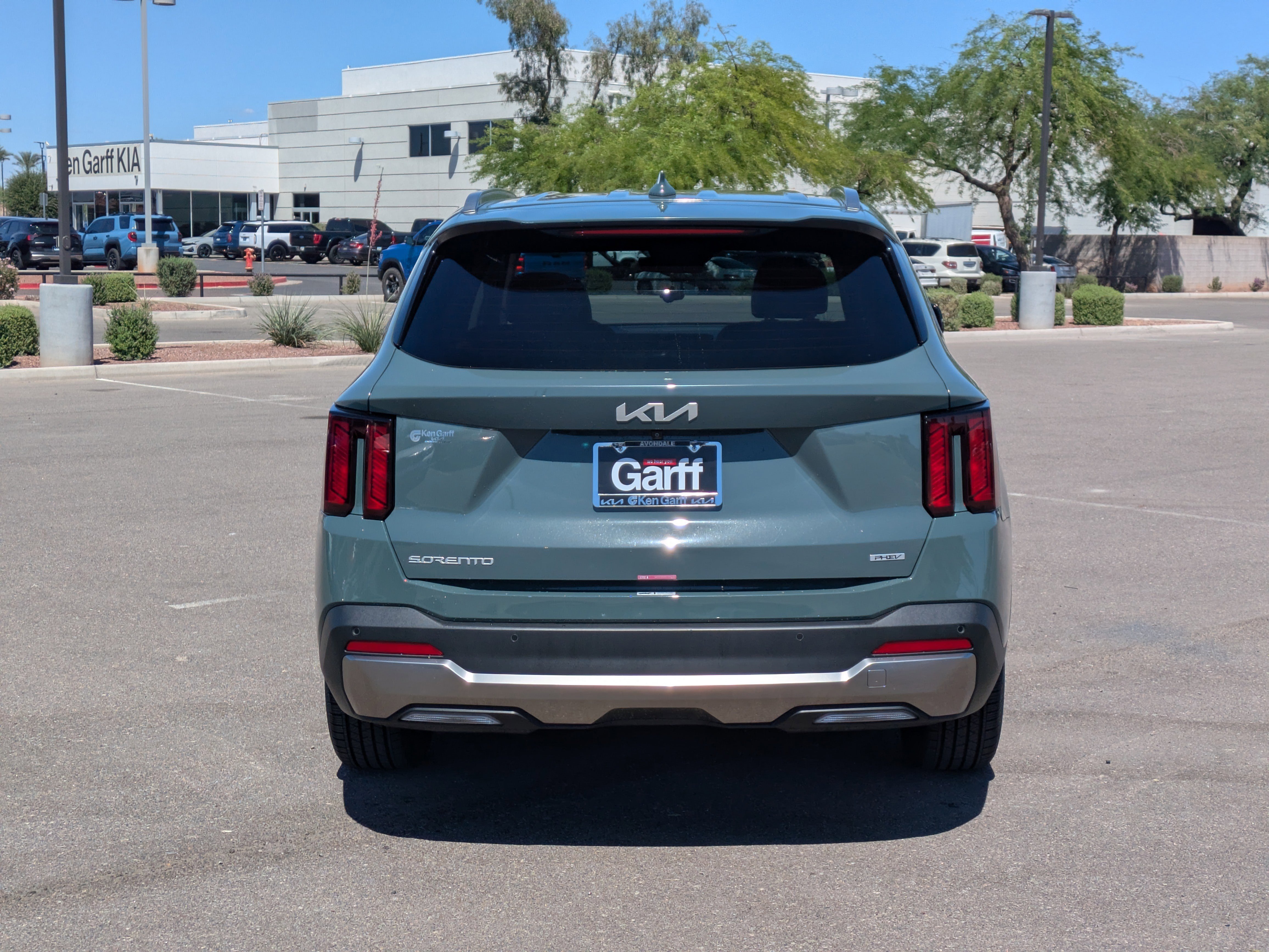 Certified 2025 Kia Sorento EX AWD/4WD image 4
