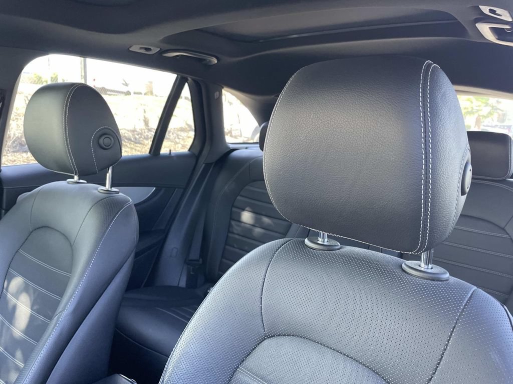 Used 2019 Mercedes-Benz GLC 350e 4MATIC image 21