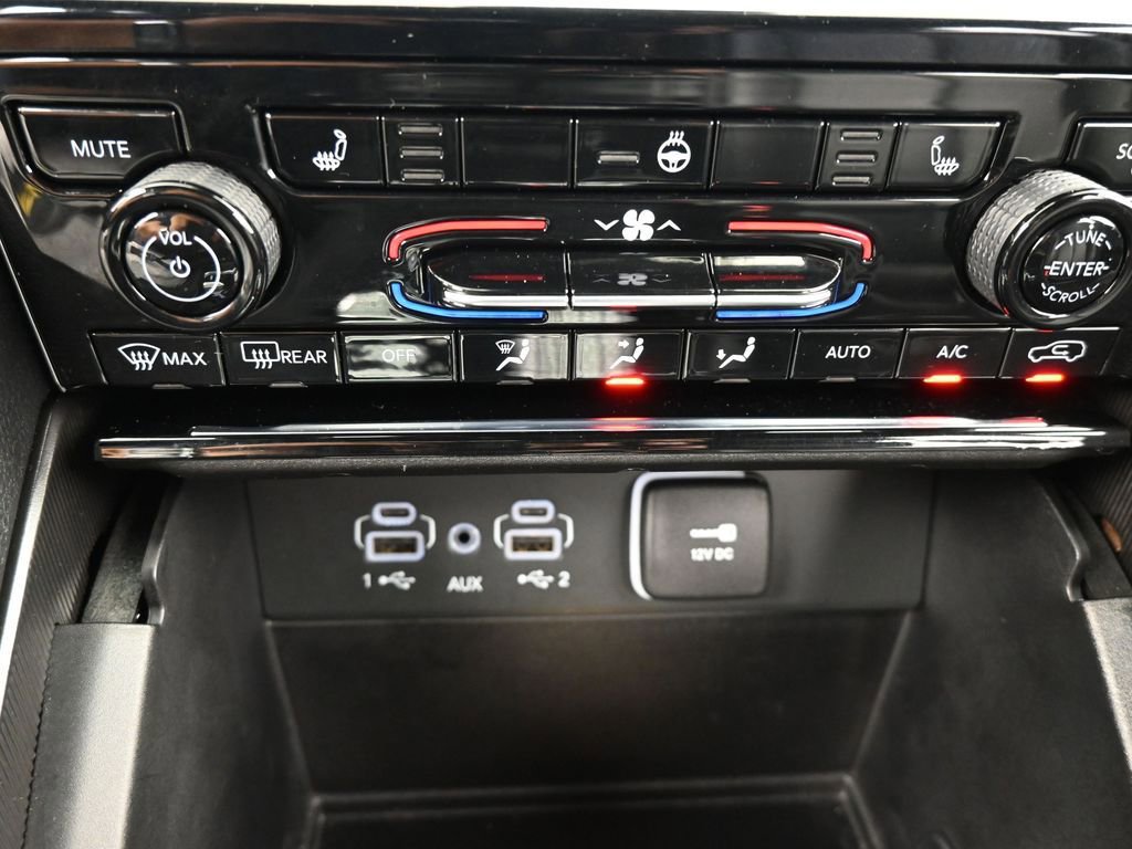 Used 2024 Jeep Grand Cherokee L Limited w/ Black Appearance Package image 26