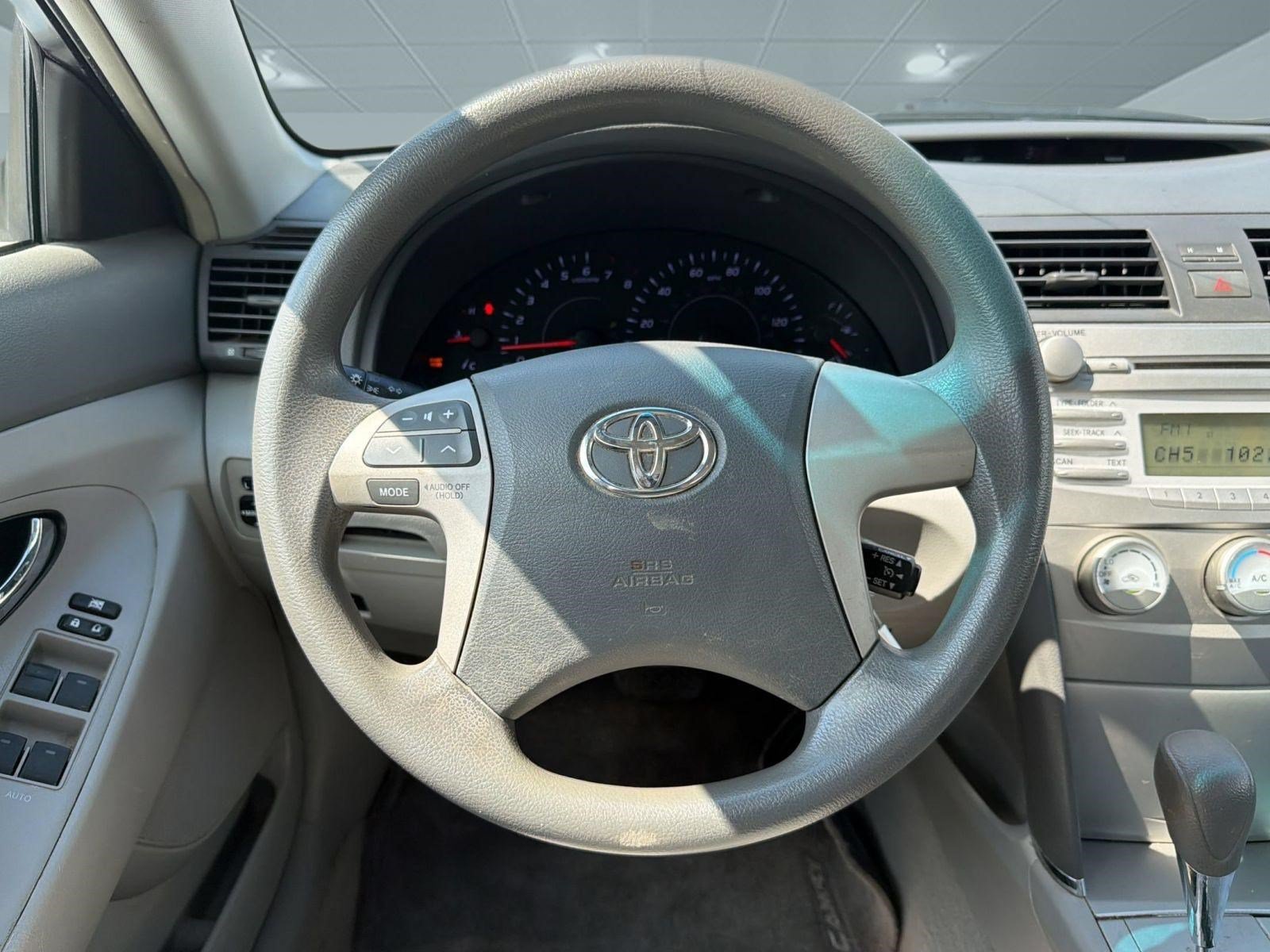 Used 2011 Toyota Camry LE FWD image 11