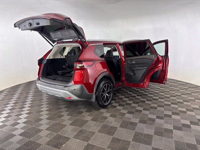 Used 2021 Nissan Rogue SV w/ Premium Package AWD/4WD image 14
