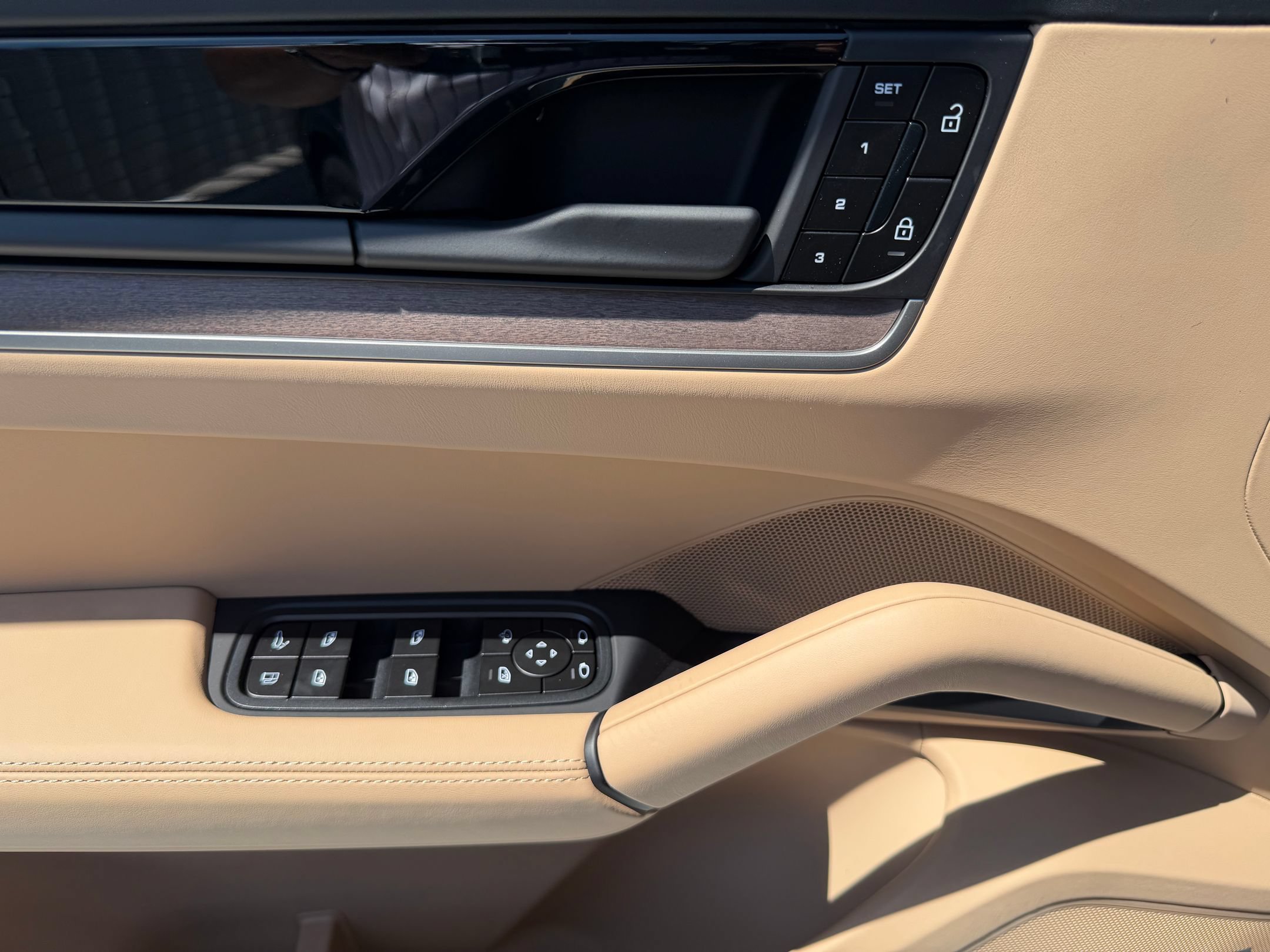 New 2026 Porsche Cayenne E-Hybrid AWD/4WD image 32