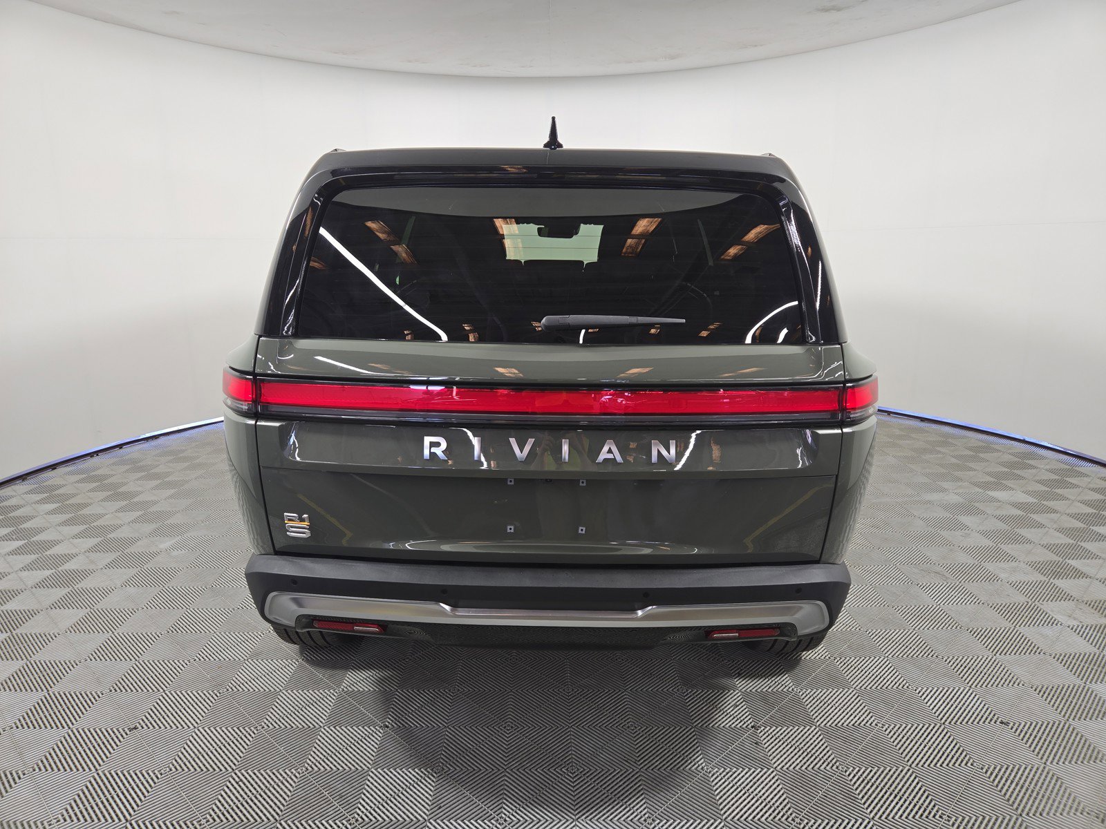 Used 2023 Rivian R1S Launch Edition AWD/4WD image 4