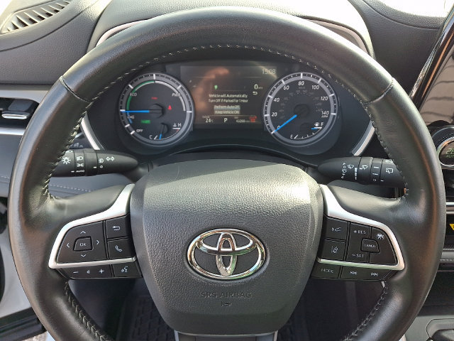 Used 2025 Toyota Highlander XLE AWD/4WD image 4