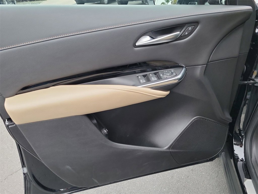 Certified 2024 Cadillac XT4 Luxury w/ Cold Weather Package image 20