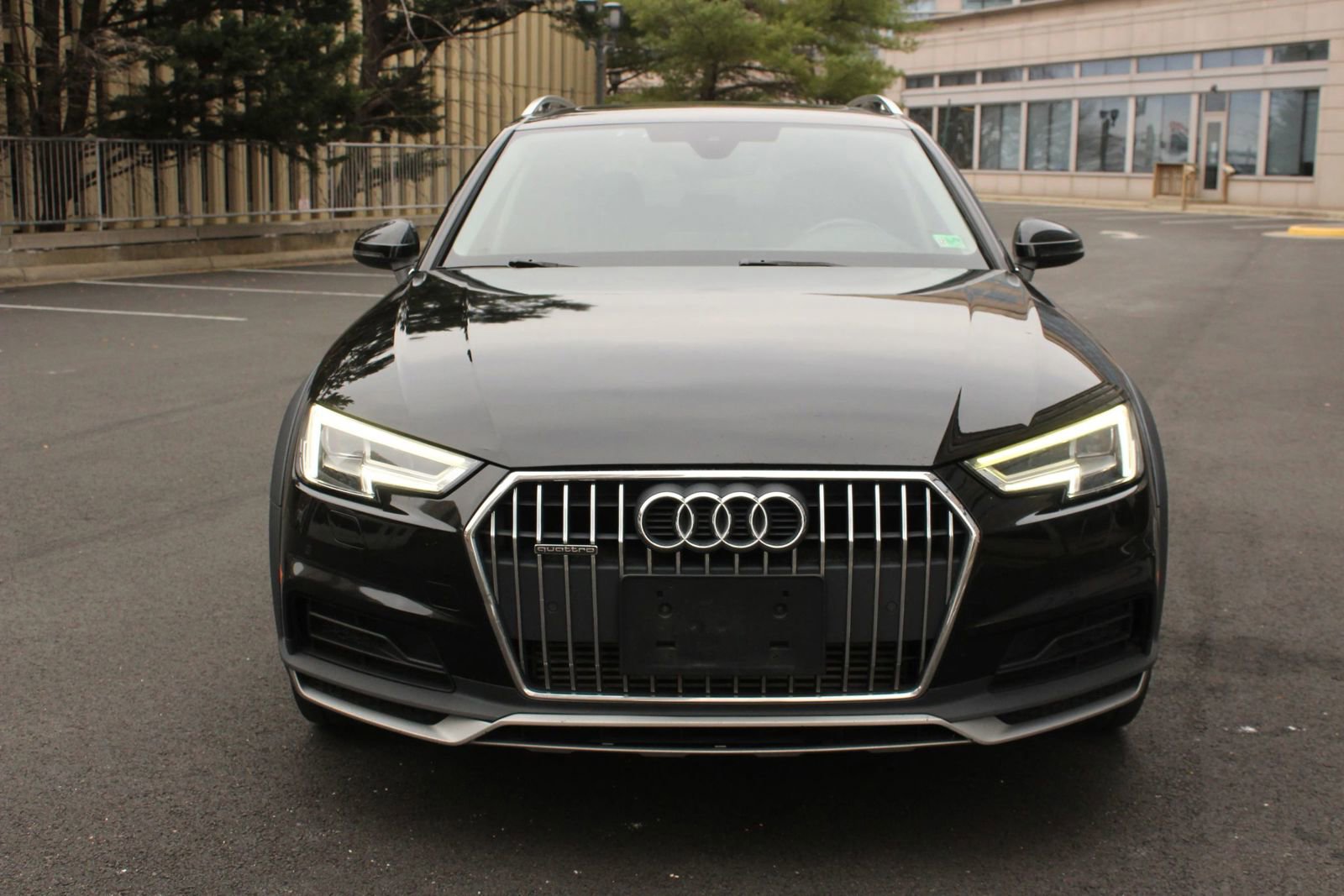 Used 2018 Audi A4 2.0T allroad Premium Plus w/ Premium Plus Package image 4