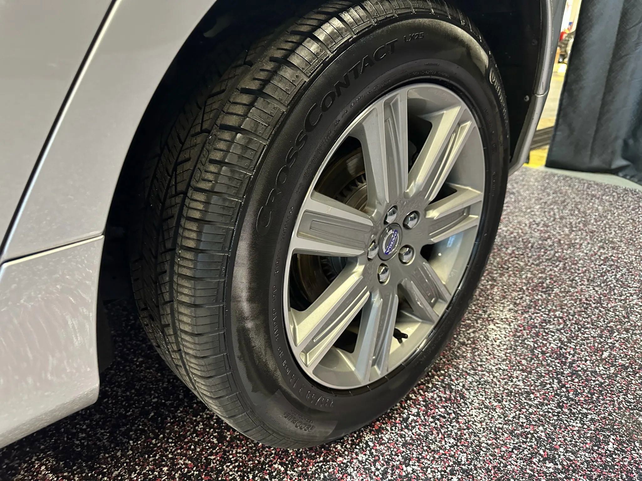 Used 2016 Volvo XC60 T6 w/ Proximity Package image 36