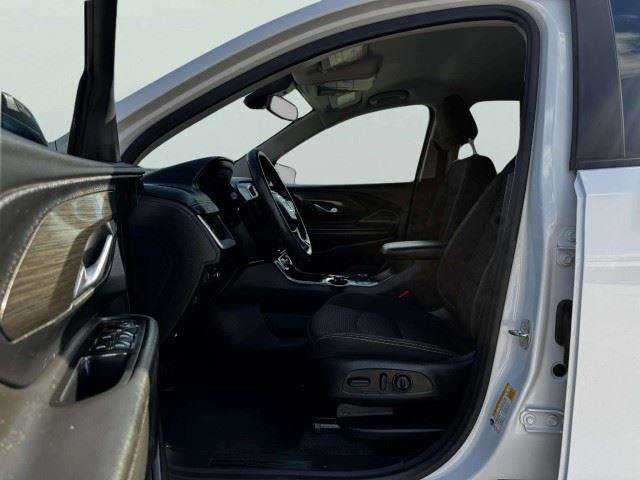 Used 2023 GMC Terrain SLE w/ Driver Convenience Package FWD image 21