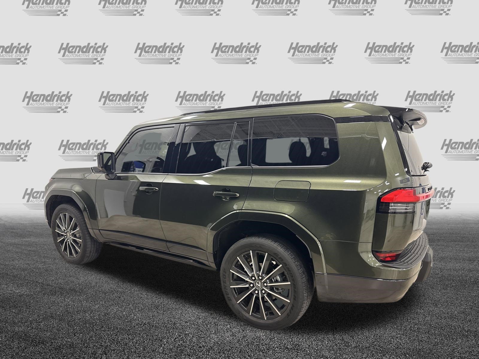 Used 2025 Lexus GX 550 w/ Accessory Package (2T) AWD/4WD image 9