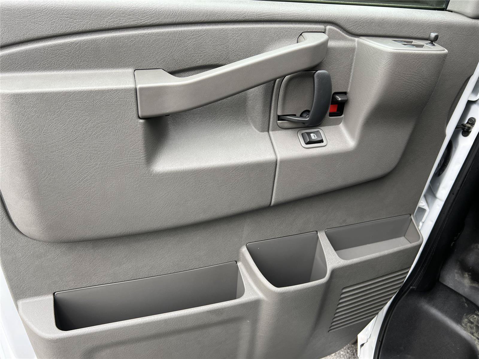 New 2025 GMC Savana 3500 w/ Power Convenience Package RWD image 10