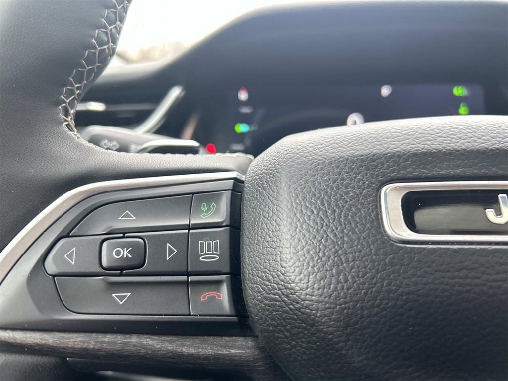 Used 2023 Jeep Grand Cherokee 4WD 4xe w/ Luxury Tech Group II image 25