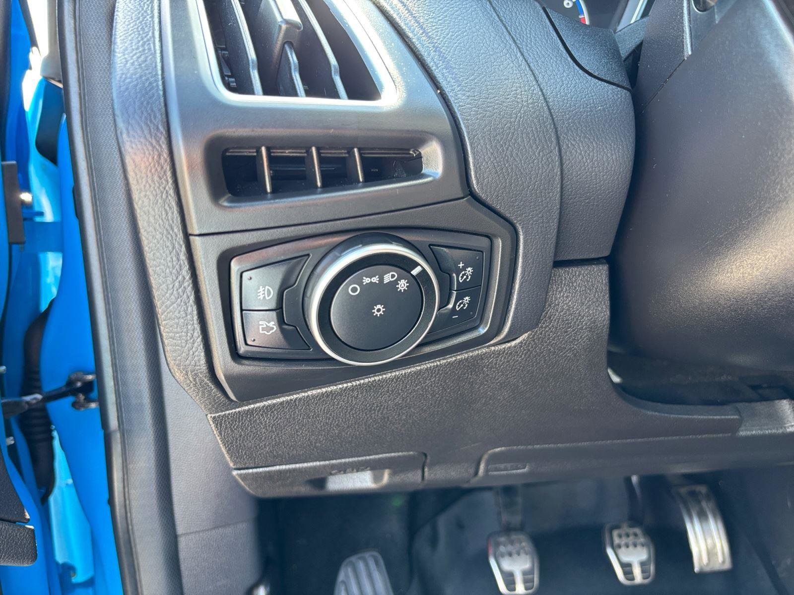 Used 2016 Ford Focus RS AWD/4WD image 29