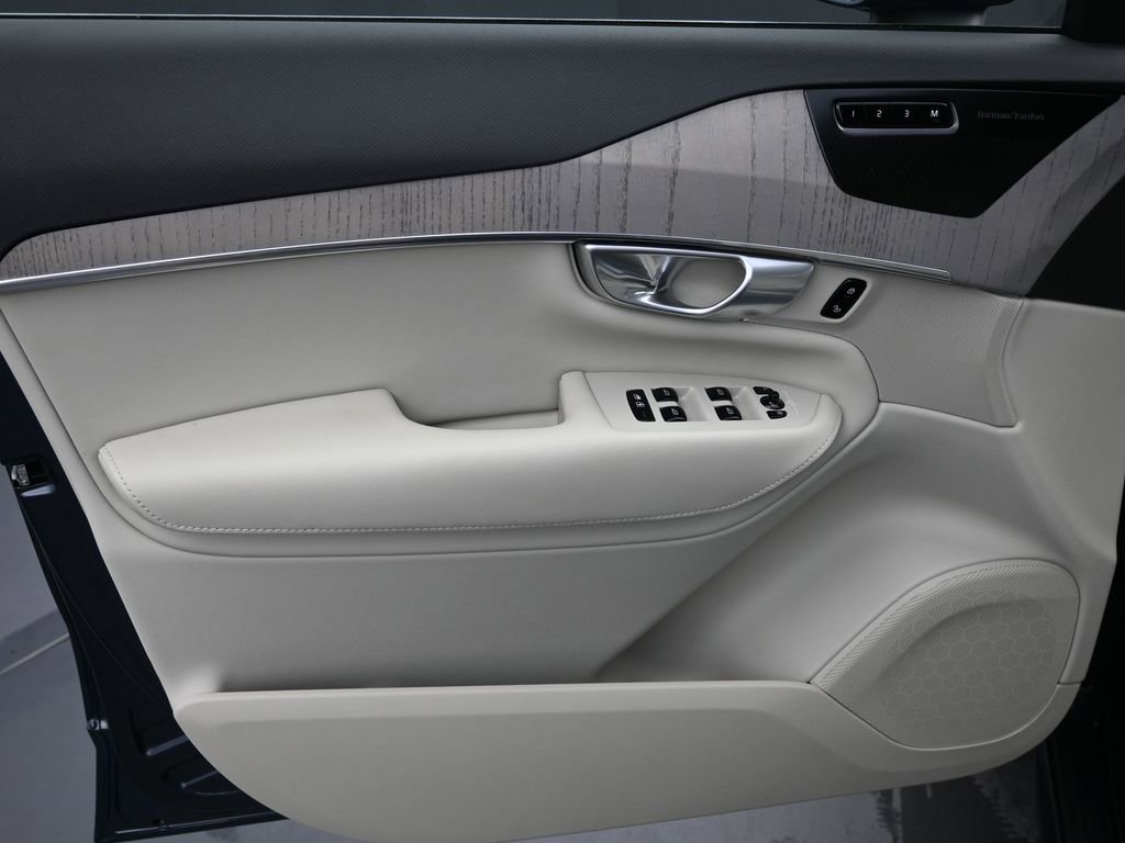 Certified 2024 Volvo XC90 B5 Plus w/ Protection Package image 5