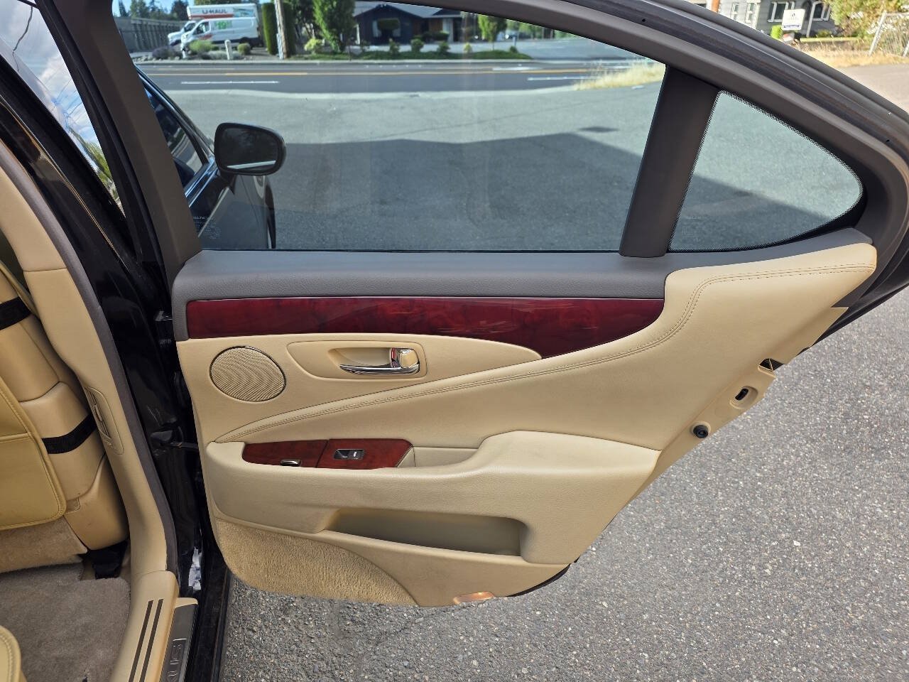 Used 2008 Lexus LS 460 w/ Comfort Pkg RWD image 20