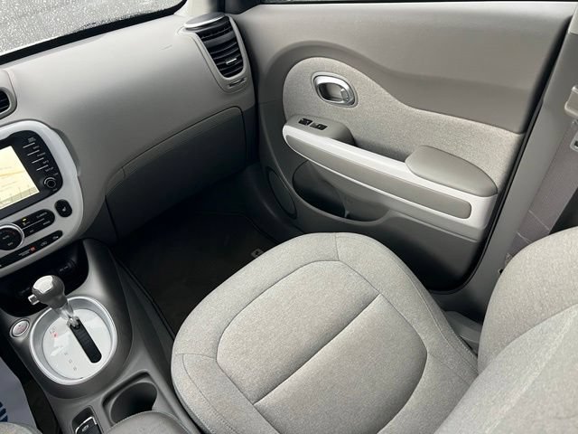 Used 2016 Kia Soul EV FWD image 13