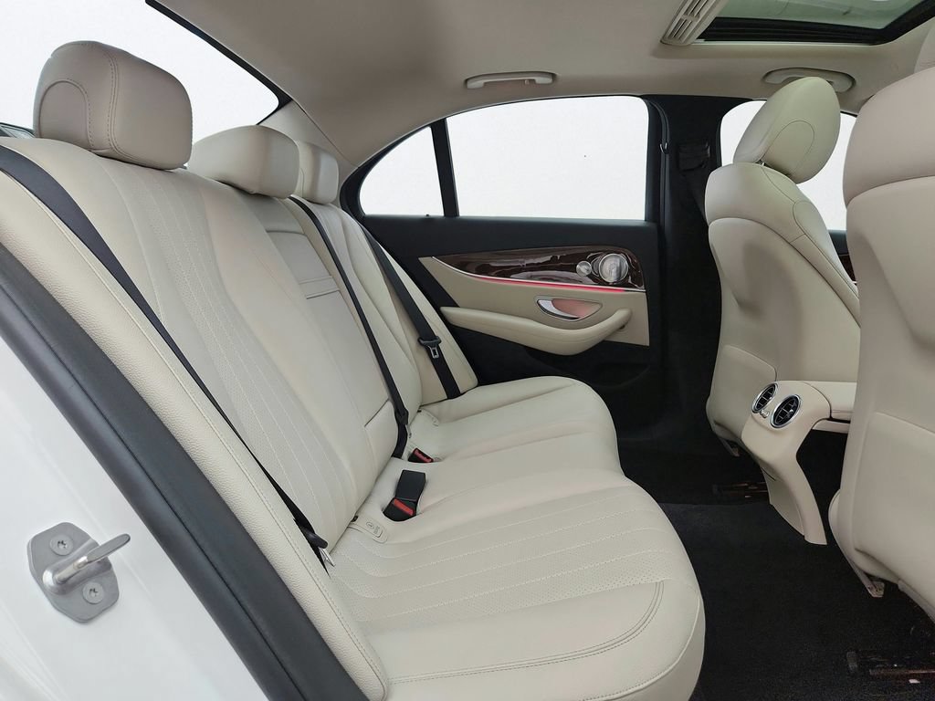 Used 2017 Mercedes-Benz E 300 4MATIC image 32