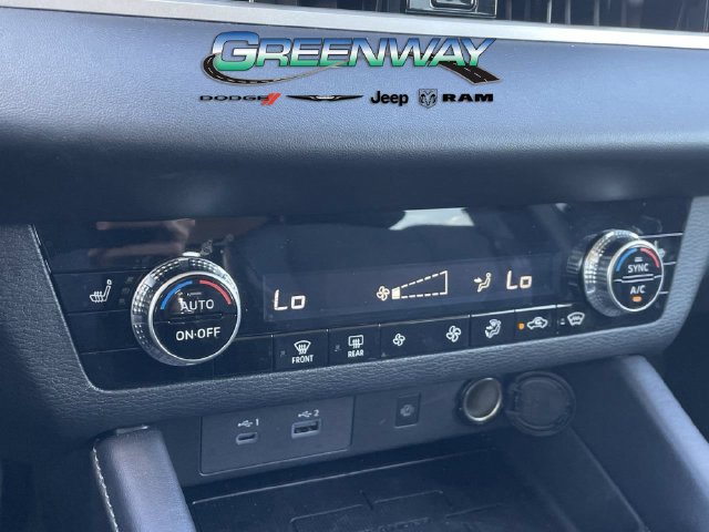 Used 2025 Mitsubishi Outlander SE AWD/4WD image 23