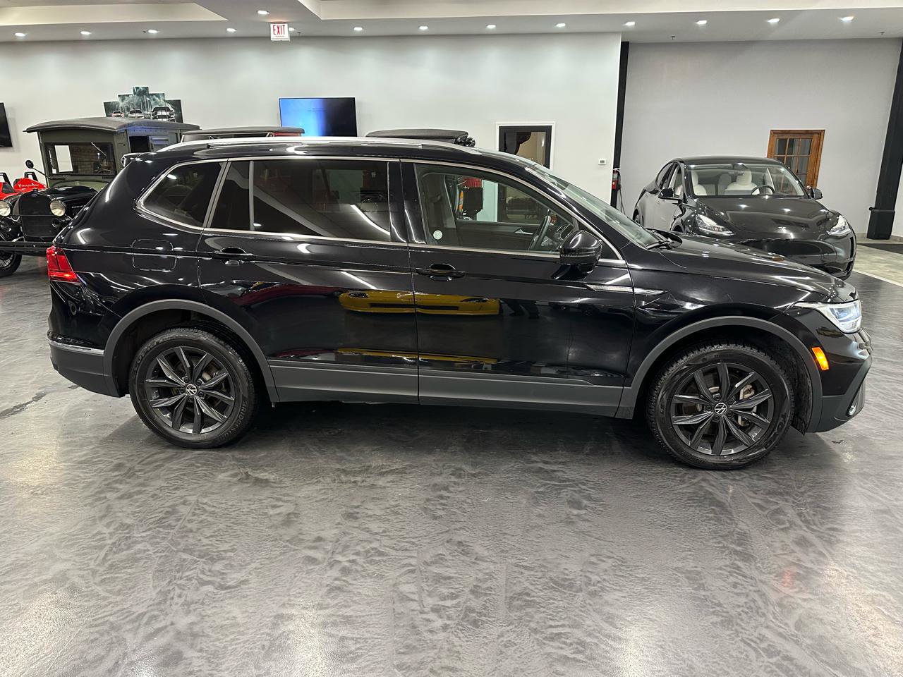 Used 2024 Volkswagen Tiguan Wolfsburg Edition FWD image 4