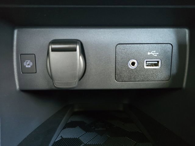 New 2025 Nissan Versa SV image 6