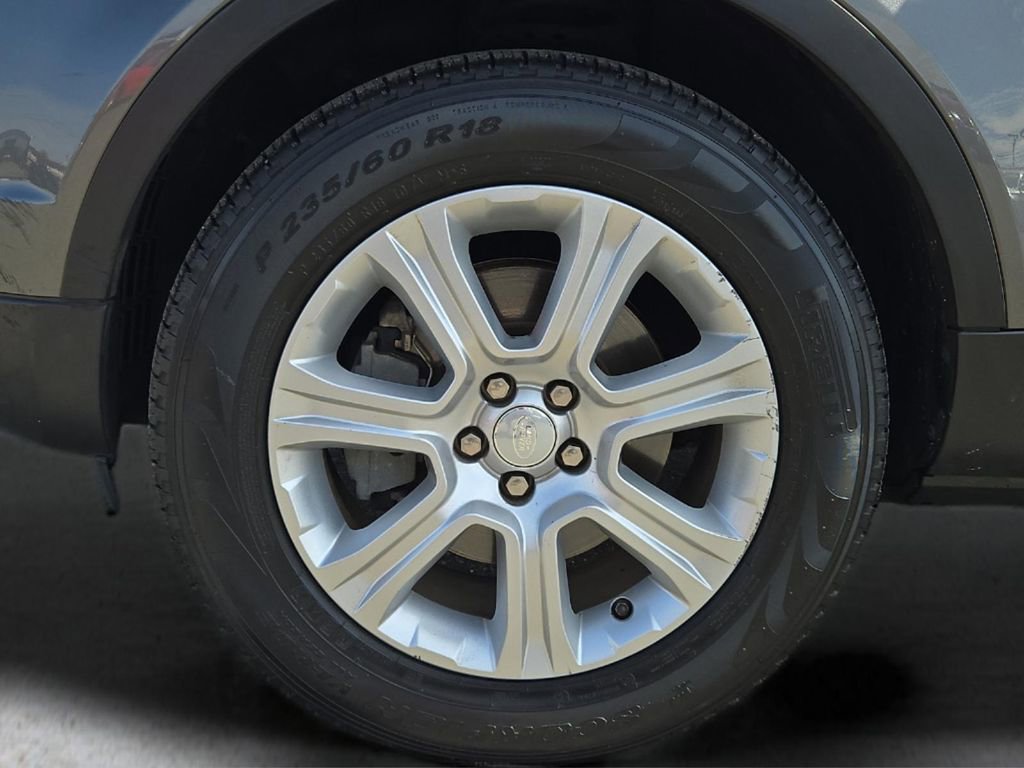 Used 2019 Land Rover Range Rover Evoque SE image 8