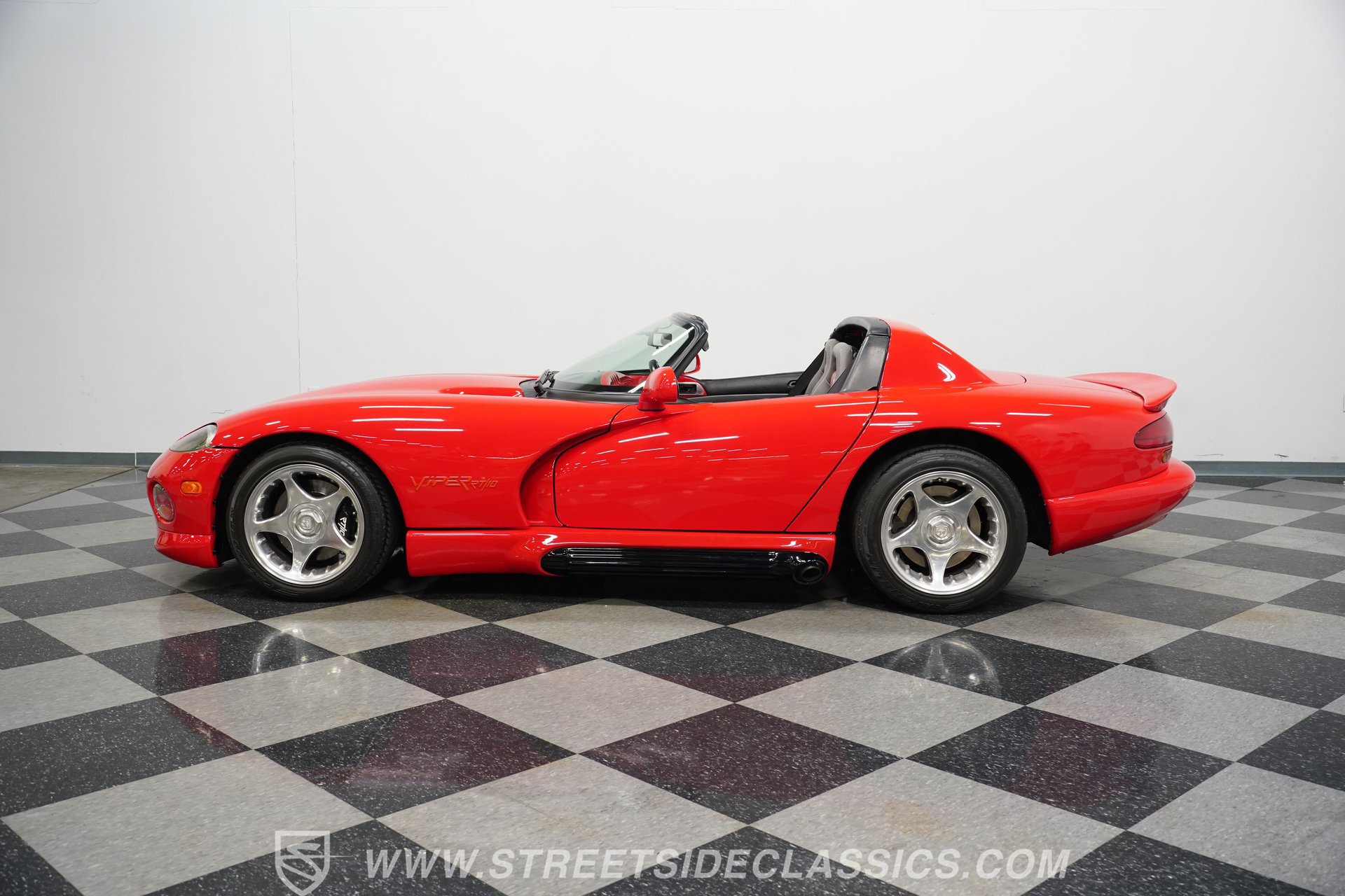 Used 1994 Dodge Viper RT/10 RWD image 2