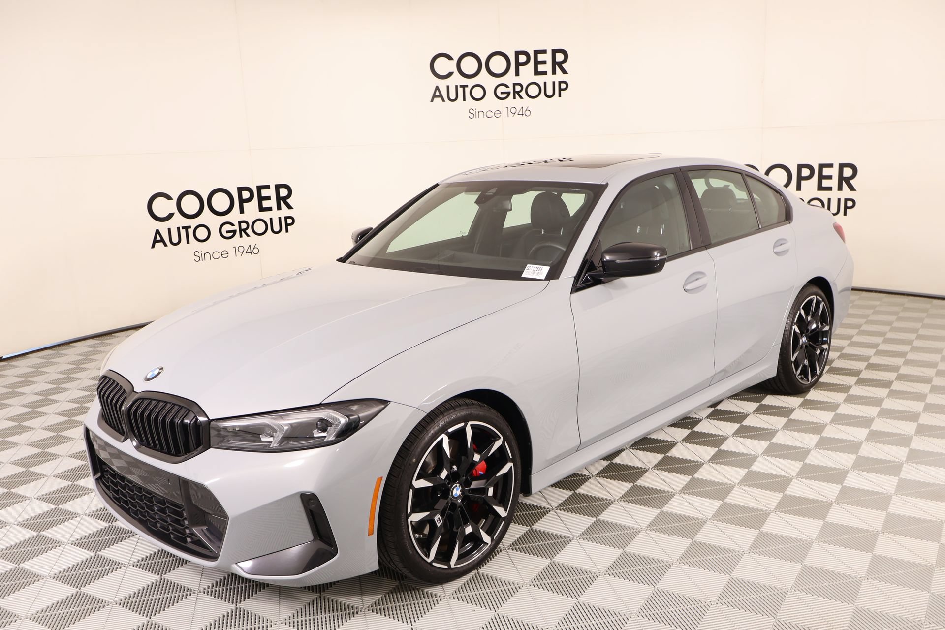 Used 2025 BMW 330i xDrive Sedan w/ M Sport Package AWD/4WD image 11
