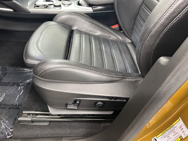 Used 2022 Alfa Romeo Stelvio Veloce AWD/4WD image 14