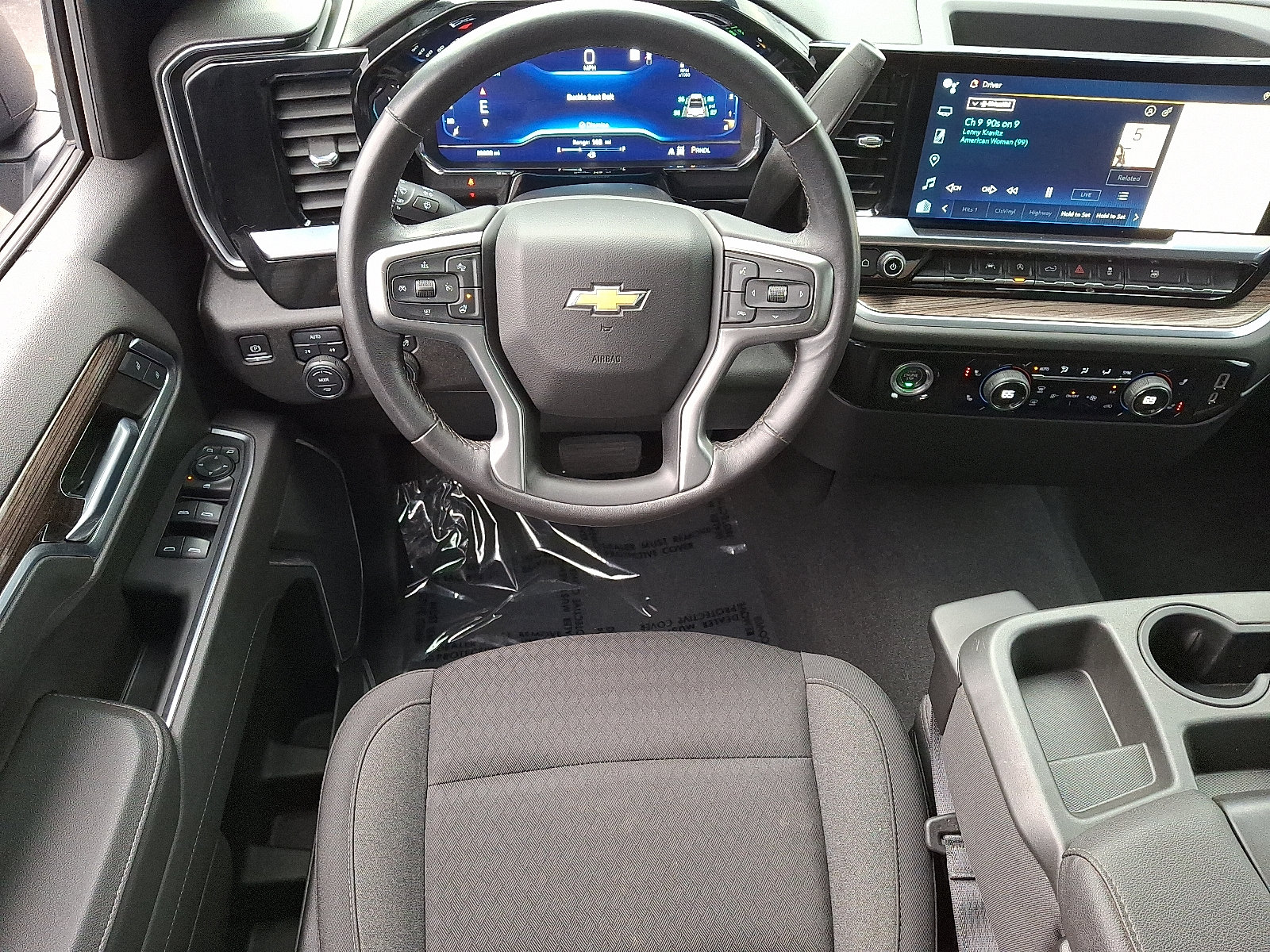 Used 2022 Chevrolet Silverado 1500 LT AWD/4WD image 11