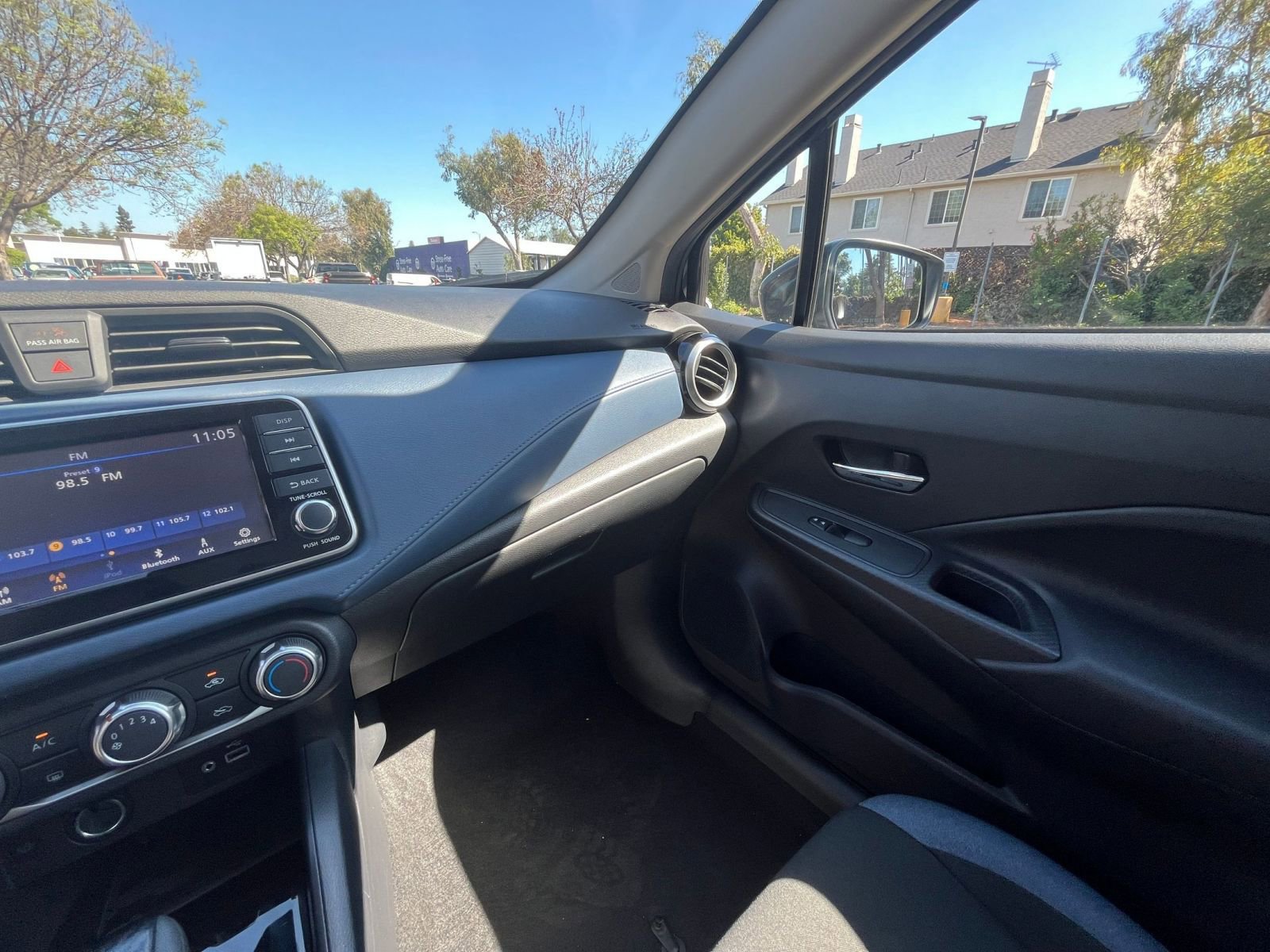 Used 2025 Nissan Versa SV image 33