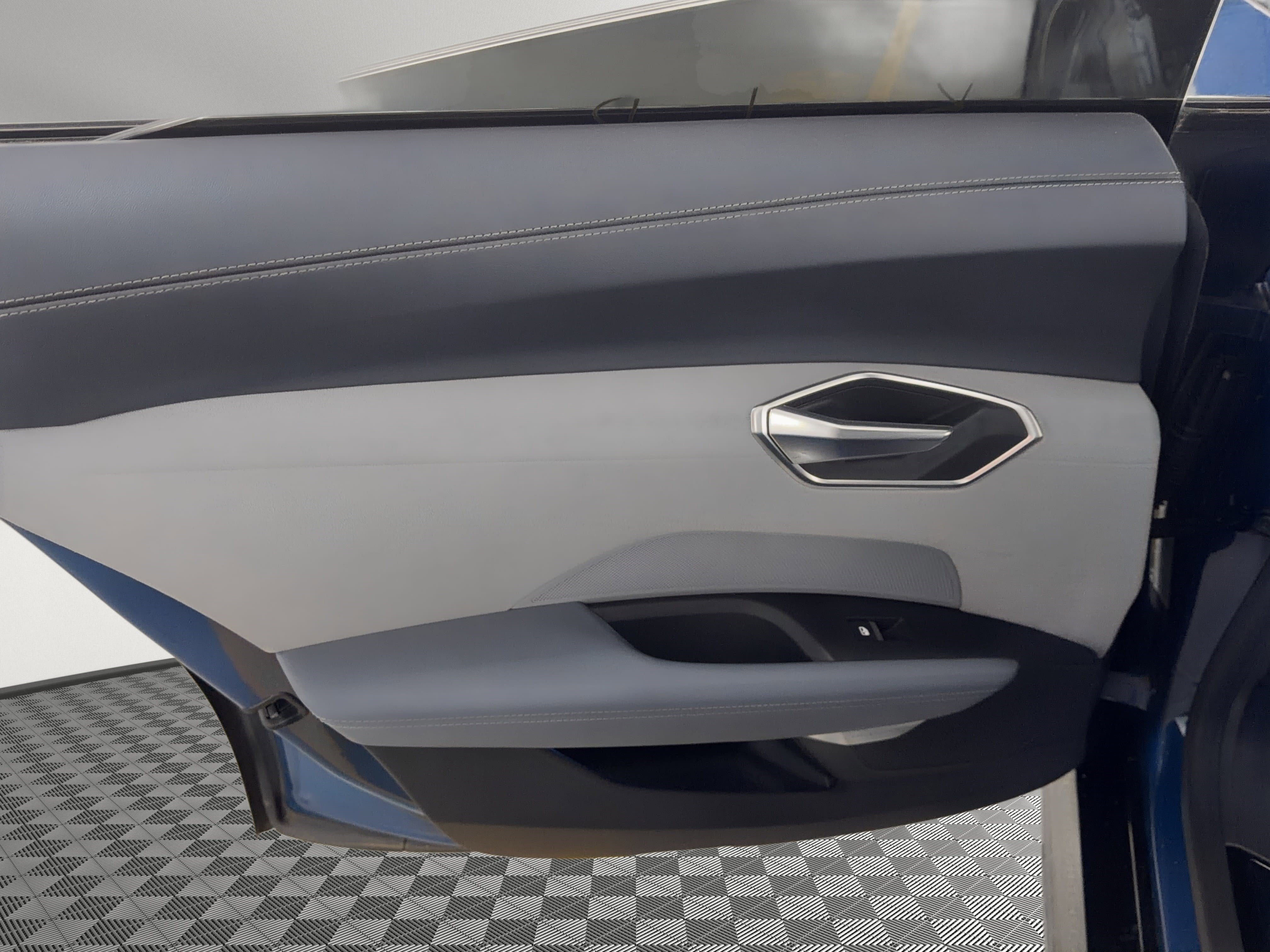 Used 2022 Audi e-tron GT Prestige w/ Prestige Package image 17