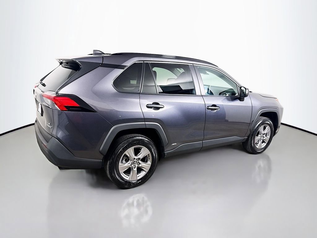 Used 2024 Toyota RAV4 LE AWD/4WD image 7