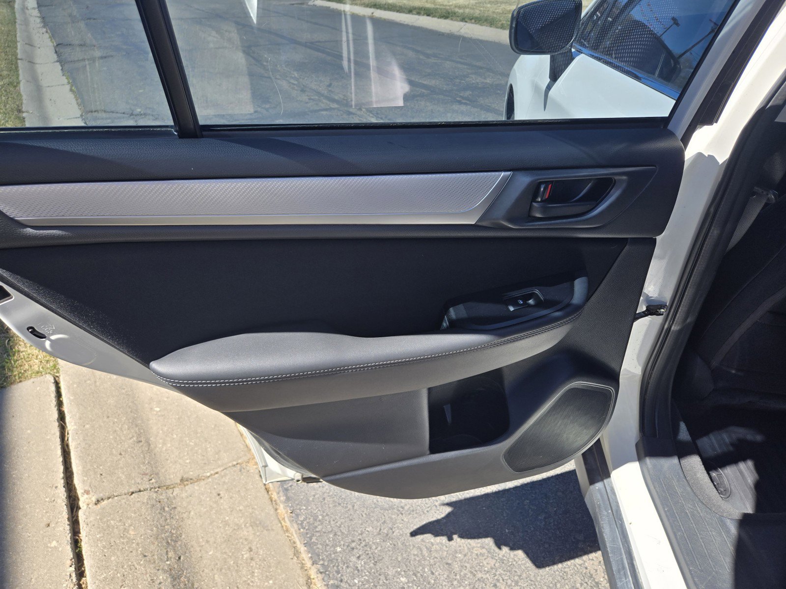 Used 2019 Subaru Outback 2.5i image 18